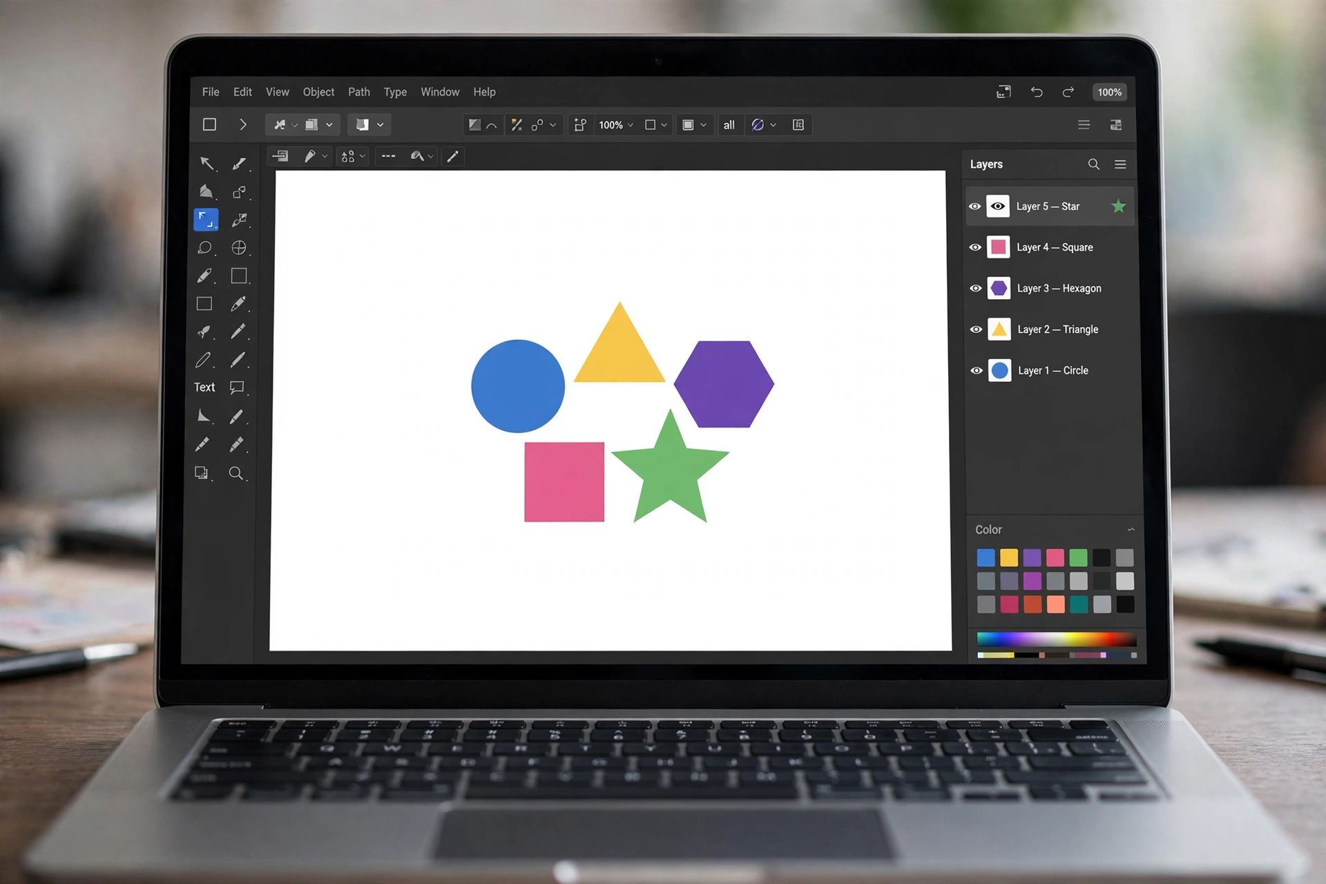 Aplikasi desain vektor dipakai untuk menggambar ulang sketsa logo usaha