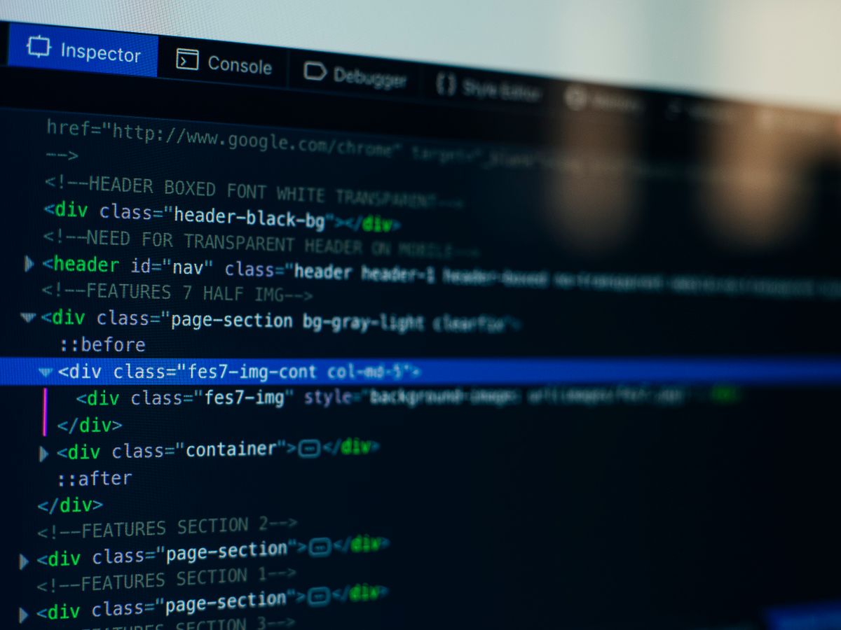Chrome DevTools responsive design mode menampilkan simulasi berbagai perangkat untuk testing layout